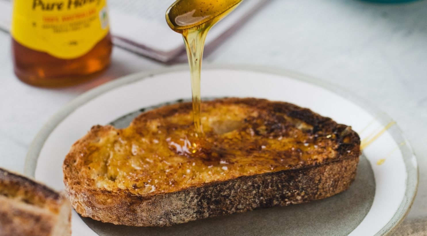 Mật ong gồm những loại đường nào? Khám phá thành phần ngọt ngào của thiên nhiên